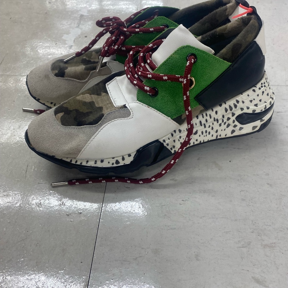 Steve Madden